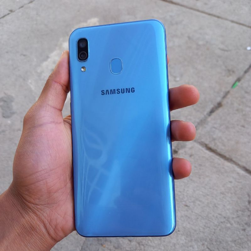 Samsung Galaxy A30
