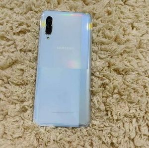 Samsung  galaxy A90 5G
New 
128GB
6GB Ram
price 19000
call me 👇👇👇
☎️ 0940642999