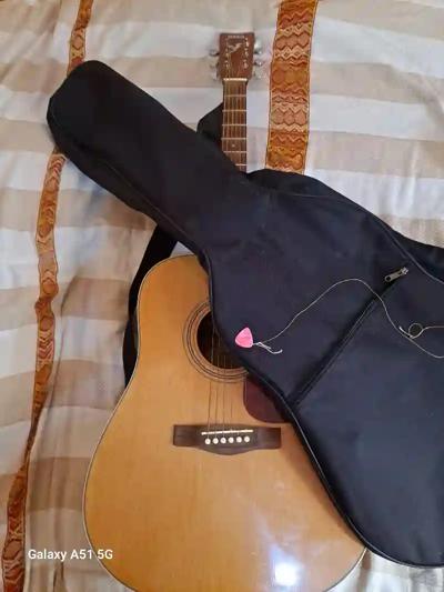slightly used Yamaha f370 Box Guitar