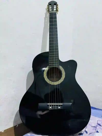 Box Guitar