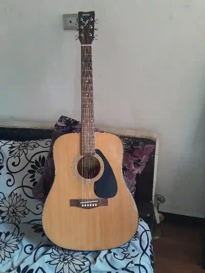 yamaha f340 box guitar