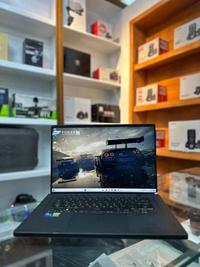 ASUS ROG ZEPHYRUS
💻Gaming Laptop💻
❇️core i7