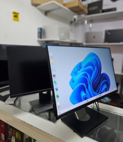 New arrival
👉Dell 24 inch MONITOR 
👉Frameless monitor 
👉Screen siz 24" inch
👉Screen resolution FHD