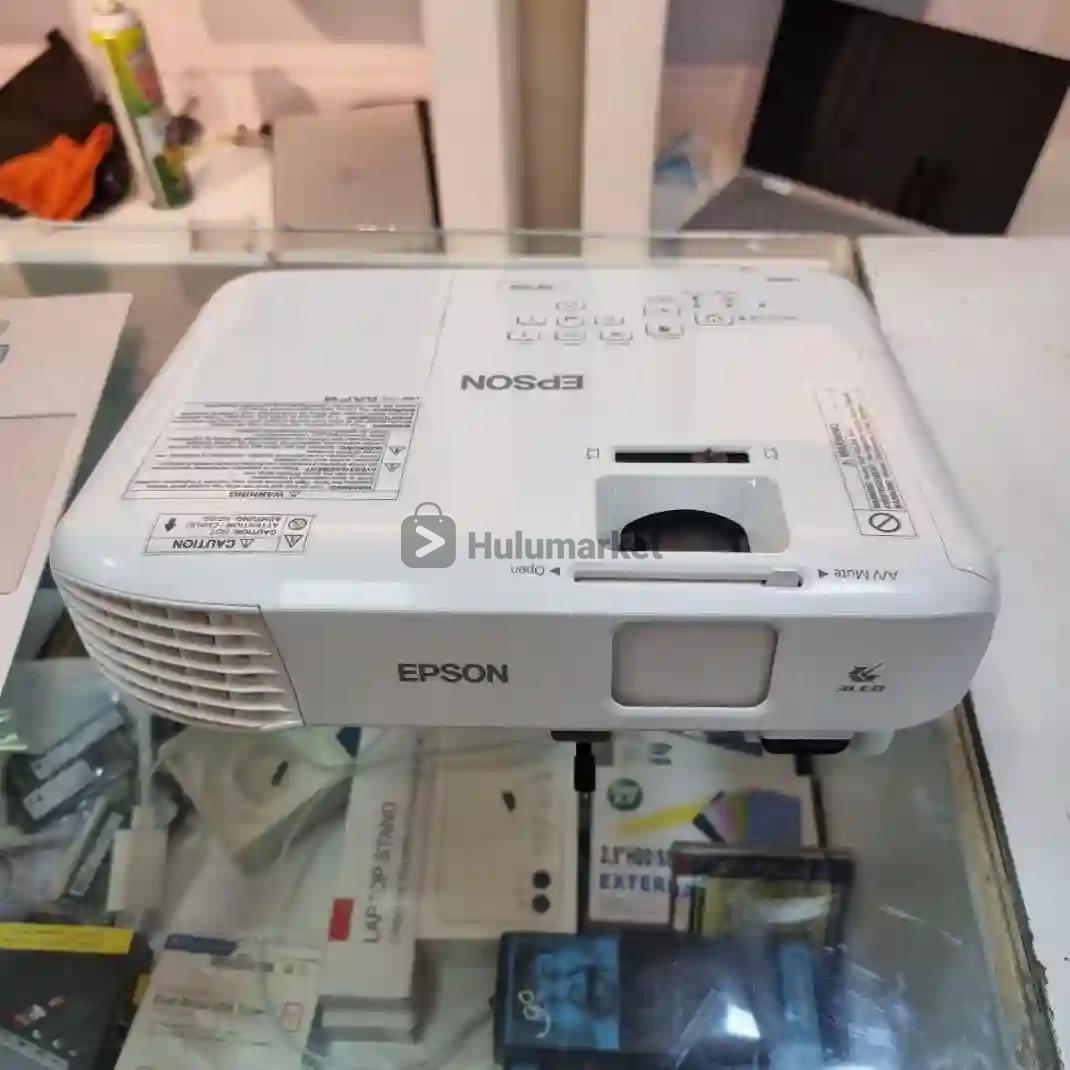 【美品】EPSON EB-S05 付属品あり 美品】EPSON EB-S05 付属品あり