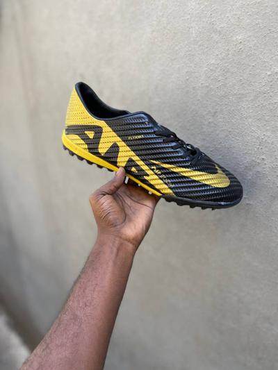 ታኬታ,Tacketa(football shoes)
