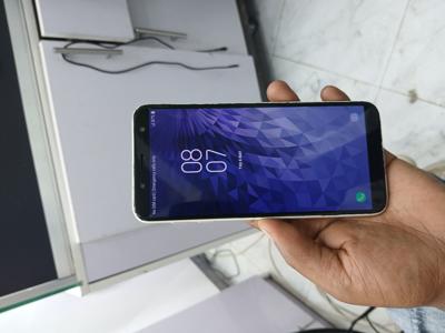 Samsung J6