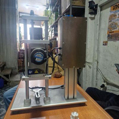Automatic plastic screw machine
‎የኮዳ ክዳን ማሸጊያ
‎