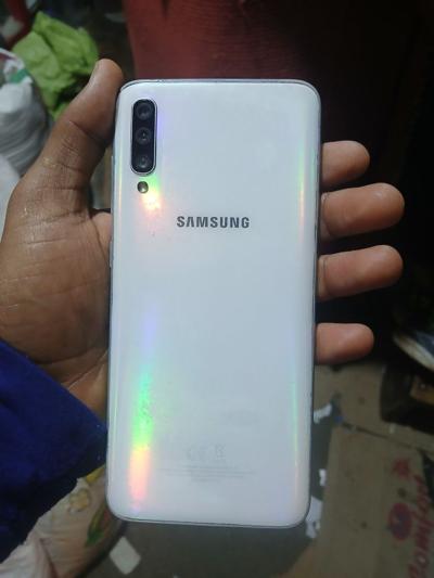 Samsung A70