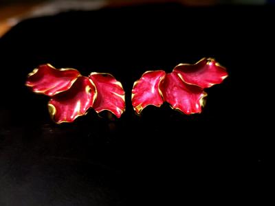 rose earrings