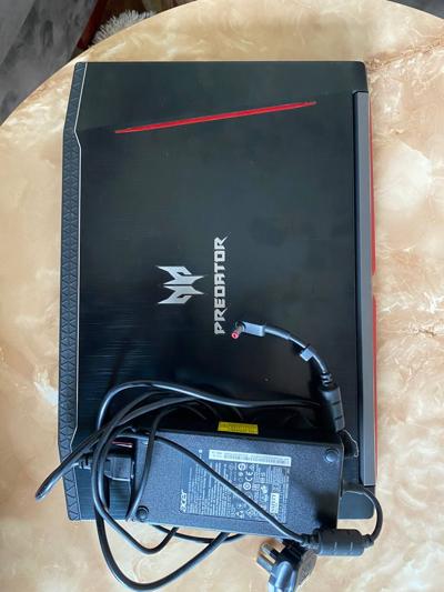 Acer priditor helios 300