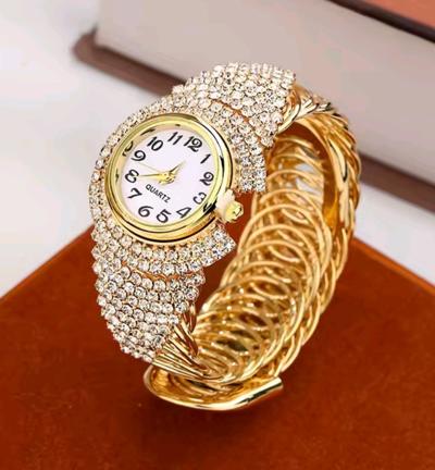Weicam Women Elegant Crystal Bangle Bracelet Round Dial Analog Quartz Wristwatch