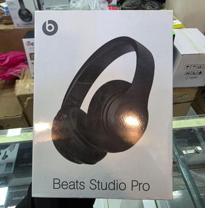 Beats Studio Pro Headphones - Professional Sound, Ultimate Comfort!