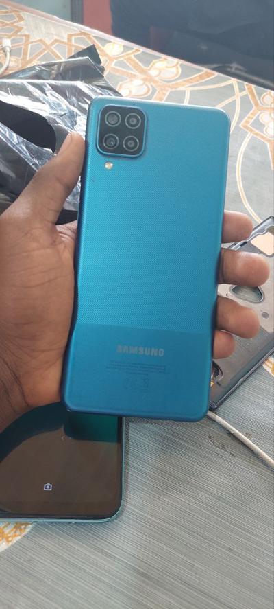 Samsung M12
