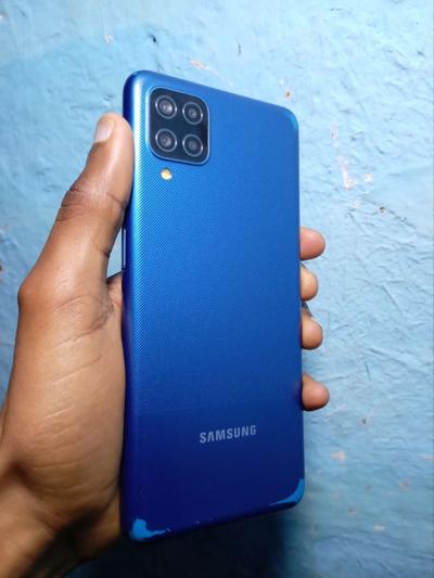 Samsung M12