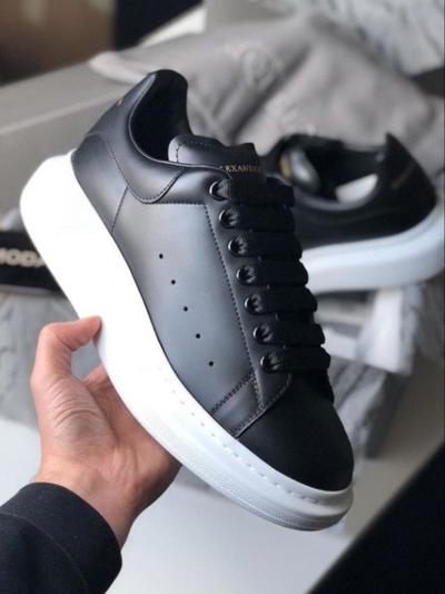 â
ALEXANDER MCQUEEN