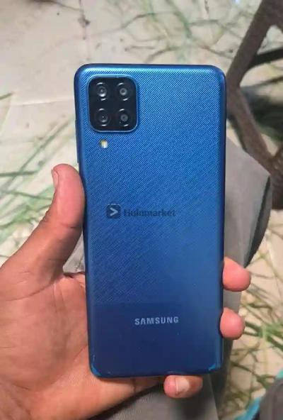 Samsung M12