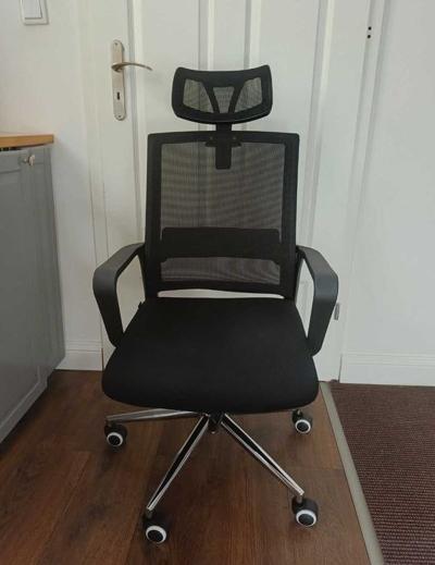 Medium office chair